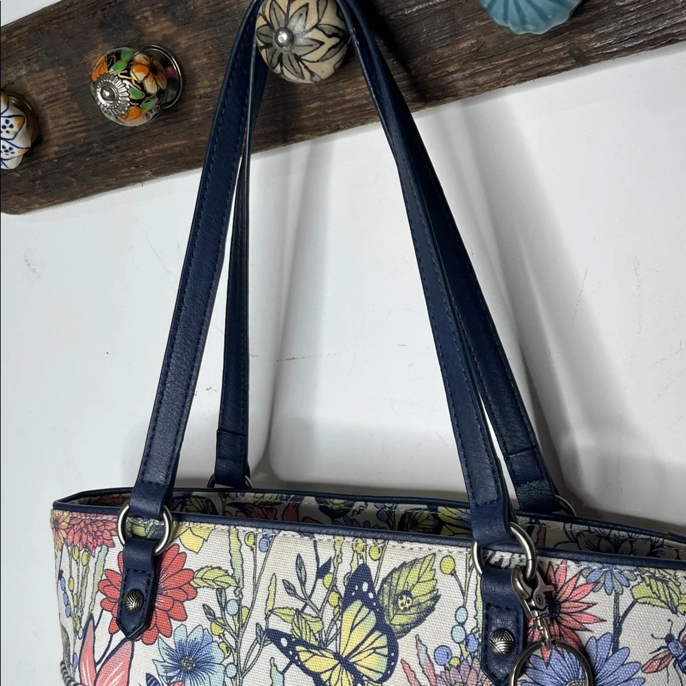 Sakroots Spring Bag with Charms excellent condition floral butterfly Pattern - Picture 4 of 13